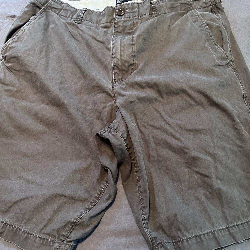 American Eagle Outfitters Men's Cargo Shorts in gray